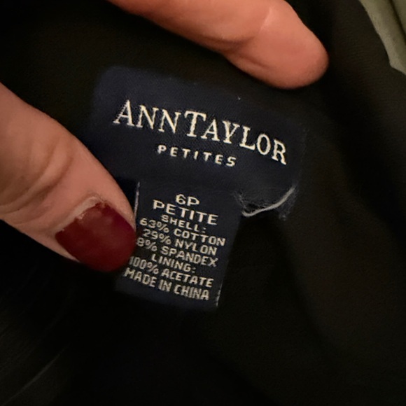 Classic Ann Taylor Black Zip-Up Blazer with a bit of stretch - 6p - Picture 4 of 4